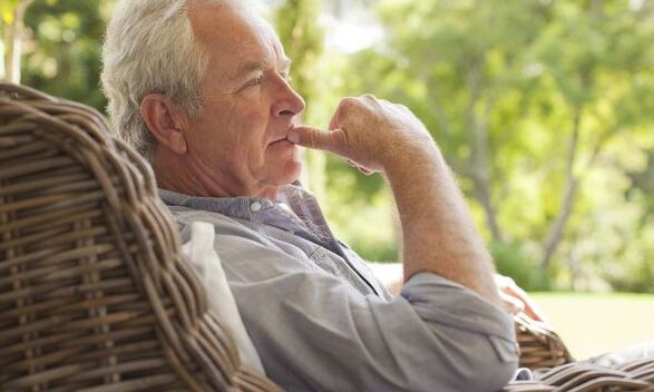 Простатит диагностируют у пожилых мужчин, не уверенных в своих силах